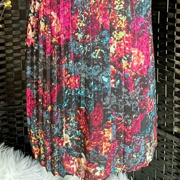 Good Condition- Wassio Colorful Floral Faux Pleated Skirt- Size 6 - Picture 3 of 5